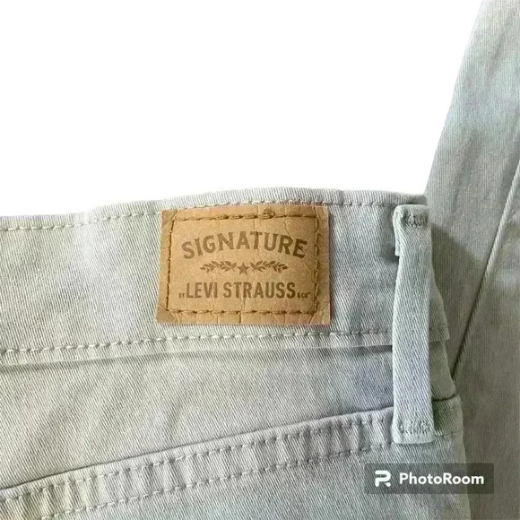 Signature Levi Strauss Mid Rise Straight Jeans - Picture 8 of 10